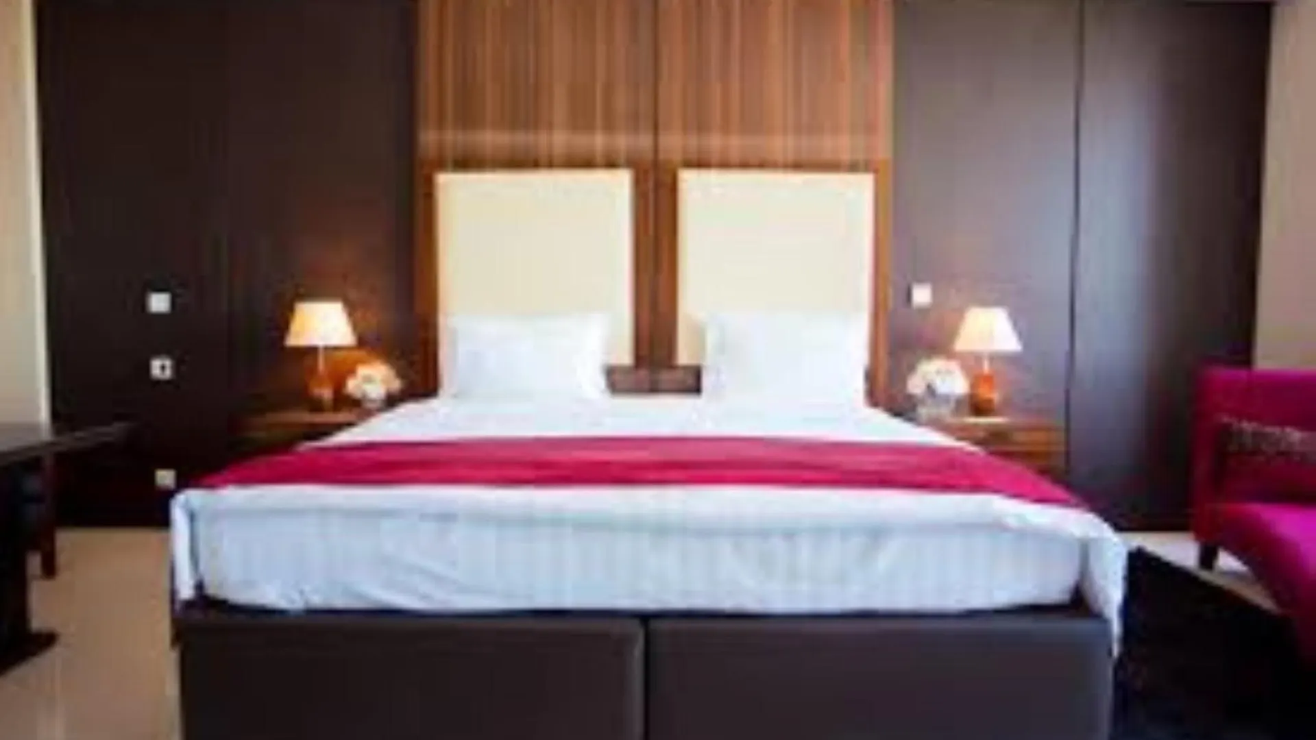 Capital Plaza Residency And Conventional Center Hotel Mannarakkat