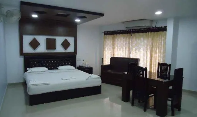 Capital Plaza Residency And Conventional Center Hotel Mannarakkat